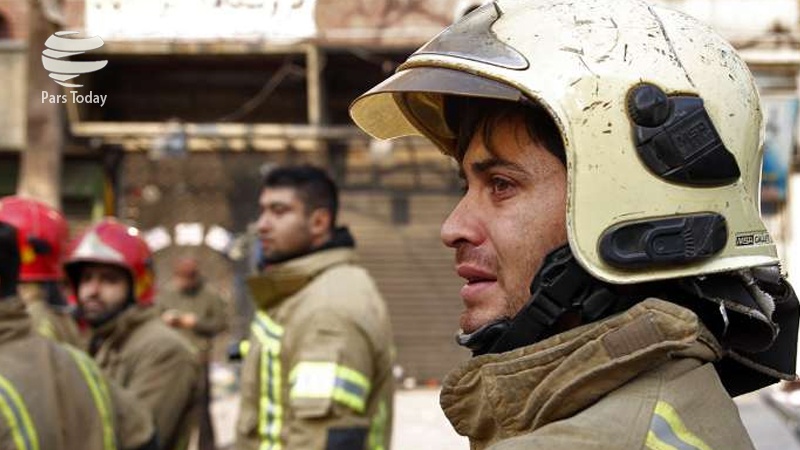 ایران پرس: آسمانی شدن جمعی از آتش نشان در حادثه پلاسکو