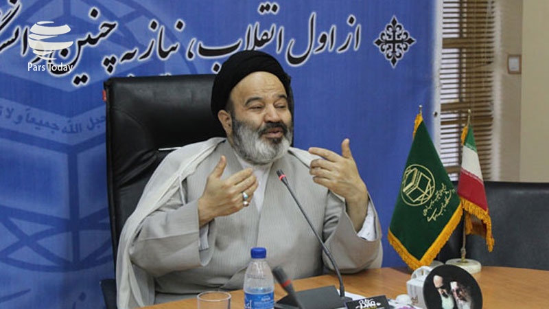 Iranpress: رئیس دانشگاه ادیان اسلامی: ریشه مبارزه با افراطی‌گری در قرآن است