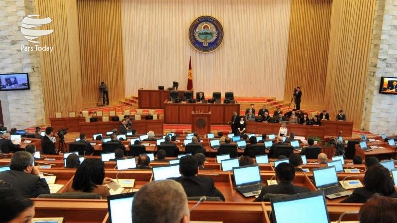 Iranpress: استعفای دولت، درخواستی تکراری در قرقیزستان/ تحلیل