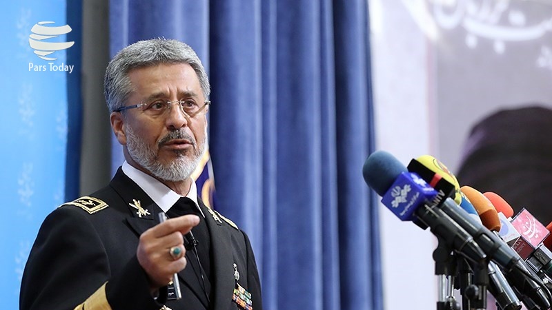Iranpress: دریادار سیاری: کشورها در پی استفاده از تاکتیک ایران برای ایجاد امنیت در دریاها هستند