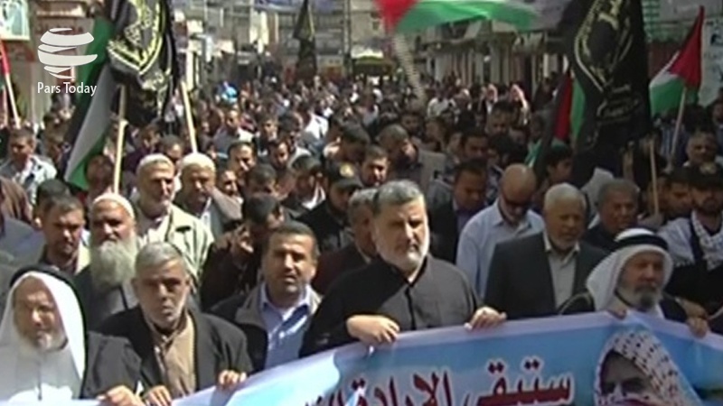 Iranpress: تجمع اعتراضی فلسطینان علیه تداوم محاصره باریکه غزه + ویدئو