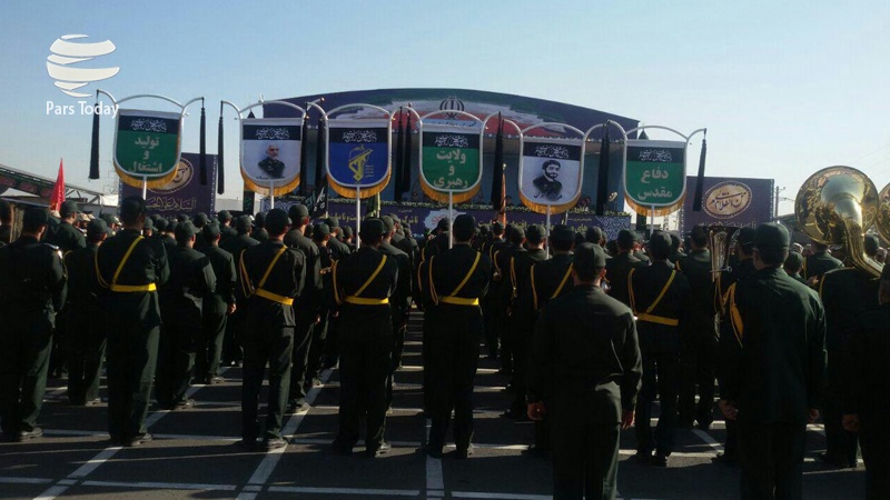 Iranpress: آیین گرامیداشت هفته دفاع مقدس آغاز شد