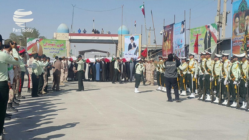 Iranpress: ورود پیکر 119 شهید تازه تفحص شده به میهن +ویدئو