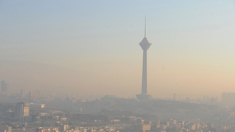 Iranpress: احتمال تعطیلی پایتخت به دلیل آلودگی هوا