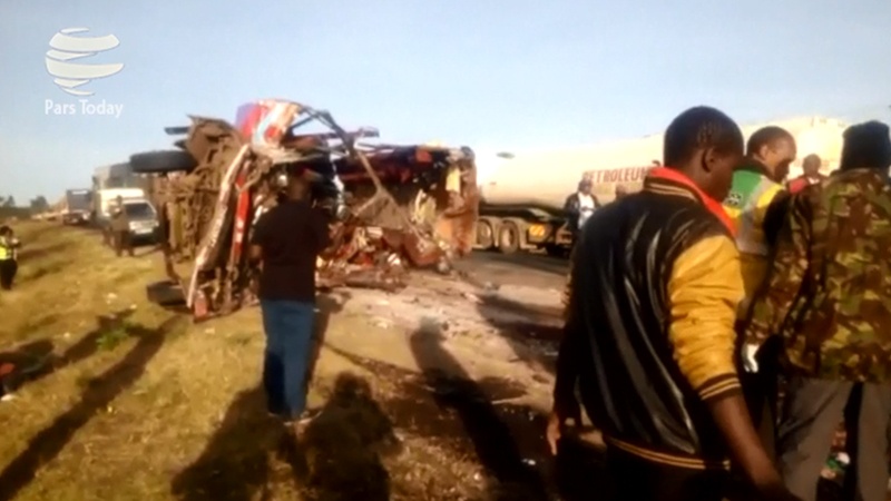 Iranpress: گزارش: 30 کشته و ۱۸ زخمی در تصادف اتوبوس با کامیون در کنیا 