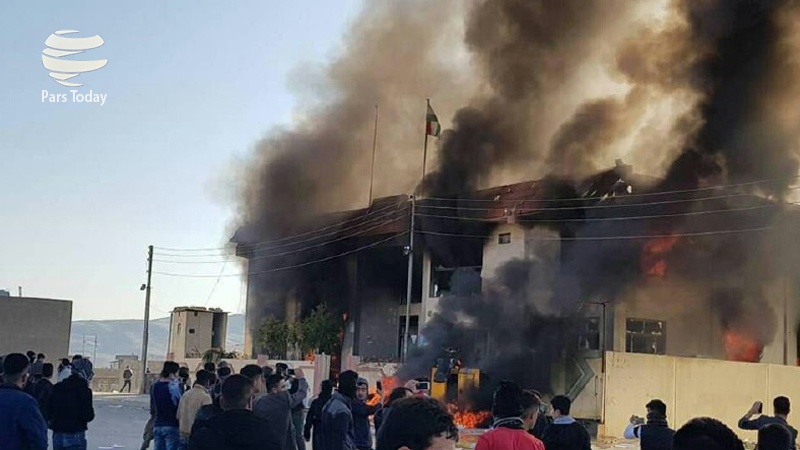 Iranpress: تظاهرات علیه اداره محلی منطقه کردستان در سلیمانیه عراق+ ویدئو