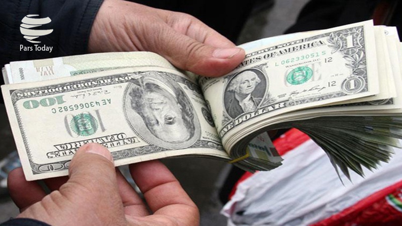 Iranpress: دلار از معاملات خارجی پاکستان حذف شد