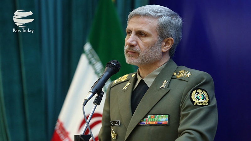Iranpress: سرتیپ حاتمی: تمرکز دشمنان بر تضعیف توان دفاعی ‌ایران است