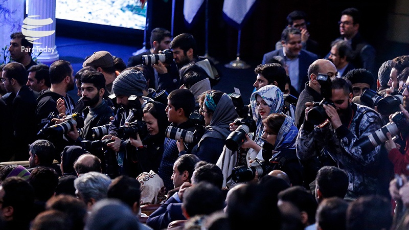 Iranpress: گزارش: افتتاحیه سی و ششمین دوره جشنواره فیلم فجر در برج میلاد تهران 