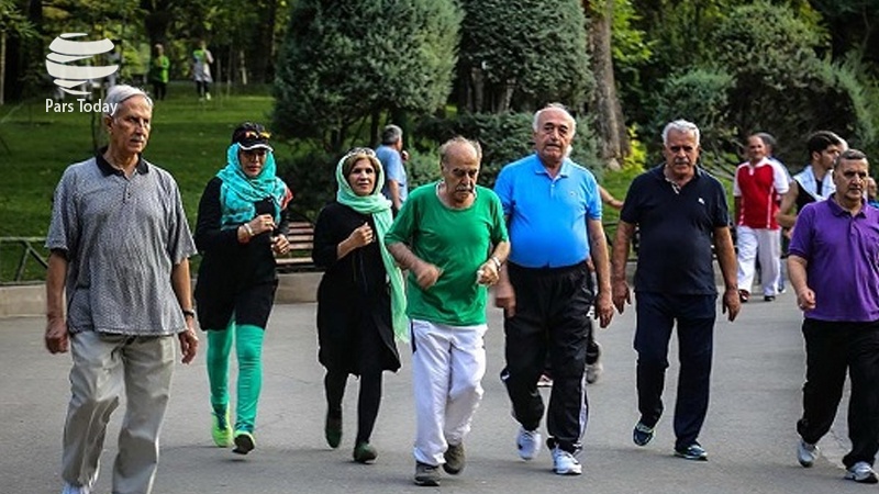 Iranpress: افزایش شاخص امید زندگی مردان و زنان ایرانی