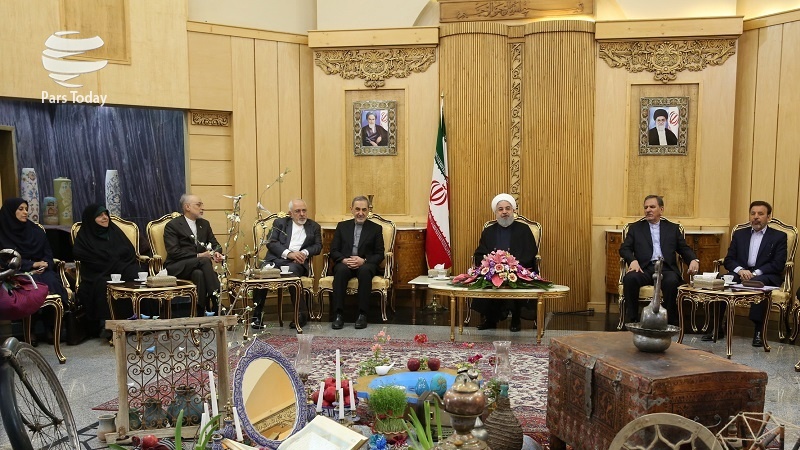 Iranpress: روحانی: تقویت روابط با همسایگان از سیاست‌های اصولی ایران است