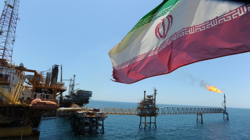 Iranpress: وزیر نفت : ایران آماده افزایش عرضه نفت در سریعترین زمان ممکن است
