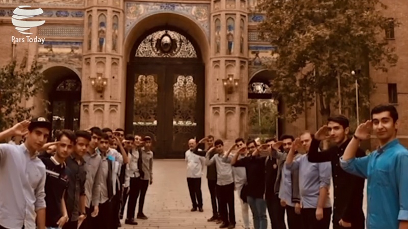 ایران پرس: گزارش: تهران‌گردی دانش‌آموزان در هفته «تهران»