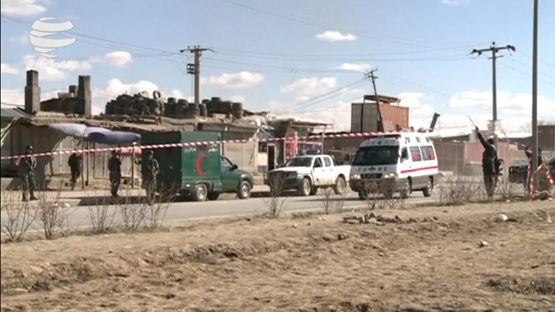 Iranpress: گزارش: حمله انتحاری به کارمندان کمیسیون انتخابات افغانستان در کابل 