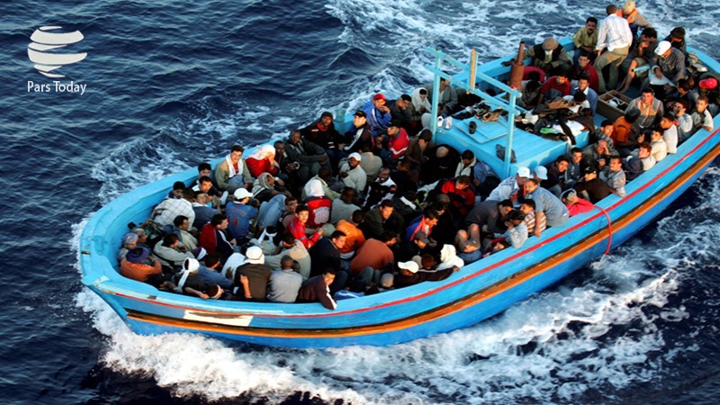 Iranpress: نجات بیش از 700 مهاجر غیر قانونی در آبهای مدیترانه