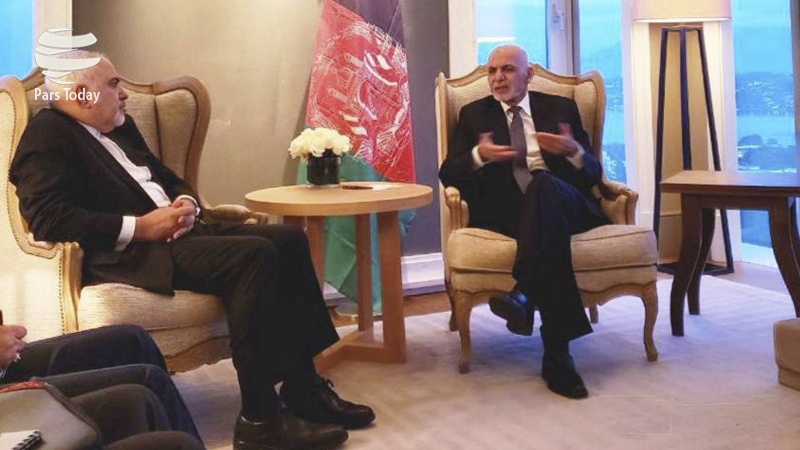 Iranpress: ظریف با رئیس جمهوری افغانستان در ژنو دیدار کرد