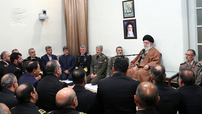 Iranpress: رهبر انقلاب خطاب به فرماندهان نیروی دریایی: کاری کنید دشمنان جرأت تهدید ملت ایران را نداشته باشند