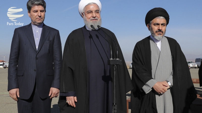 ایران پرس: روحانی در فرودگاه خوی: طرح‌های قبلی آذربایجان غربی تکمیل و طرح‌های جدید افتتاح می‌شود+ ویدئو