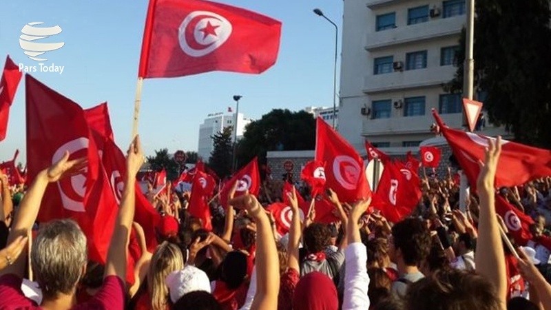 Iranpress: ادامه اعتراضات ضد دولتی در تونس