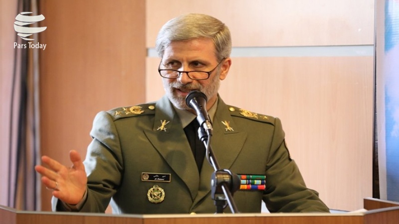 Iranpress: وزیردفاع: تحقیقات عامل جدی درارتقای قدرت بازدارنگی‌است