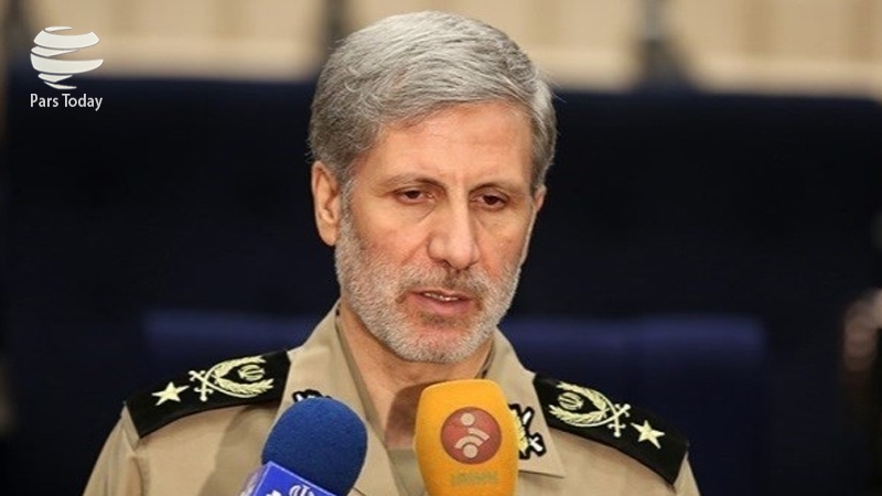 Iranpress: وزیر دفاع: دومین ماهواره ایرانی به زودی به فضا می رود