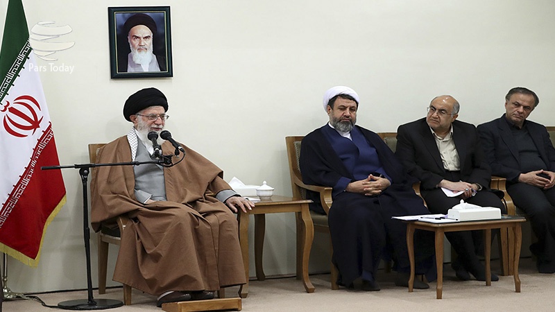 Iranpress: رهبر معظم انقلاب: پیام جاودانه شهیدان برحذر داشتن جامعه از ترس و اندوه است