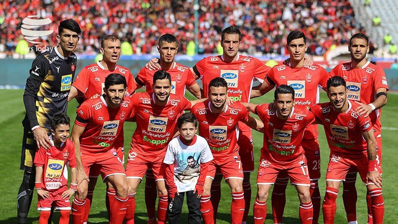 Iranpress: تداوم صدرنشینی پرسپولیس با شکست استقلال