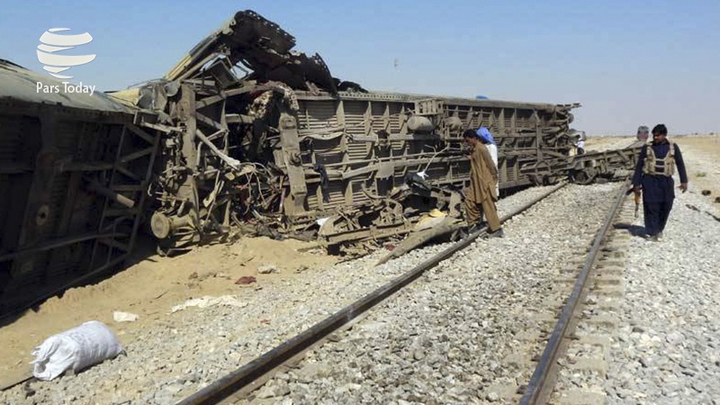 Iranpress: انفجار در جنوب غرب پاکستان/ خروج چند واگن قطار مسافربری از ریل