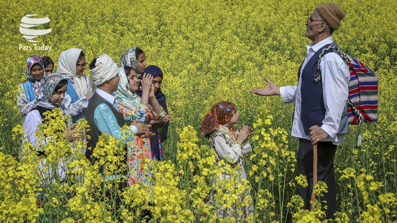 Iranpress: تصاویر: آیین سنتی نوروزخوانی در گلستان