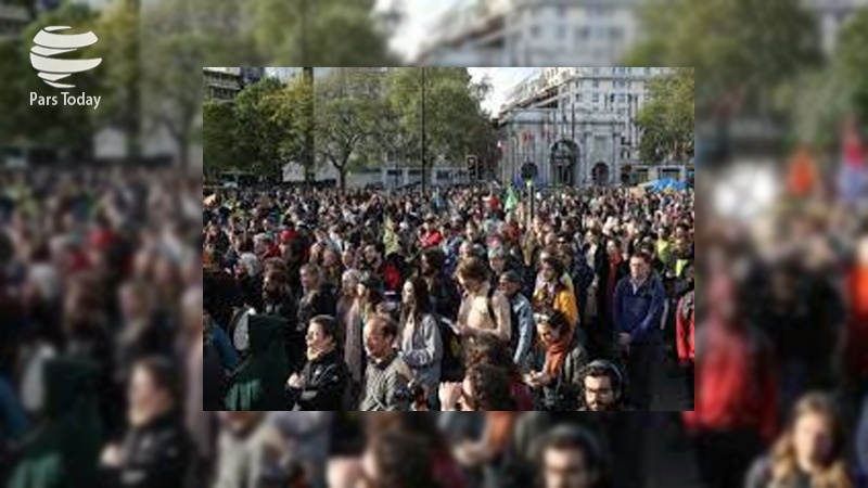 Iranpress: تجمع مردم لندن در اعتراض به اعدام جمعی مخالفان در عربستان 
