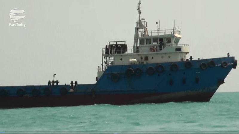 Iranpress: توقیف یک فروند کشتی خارجی حامل سوخت قاچاق از سوی نیروی دریایی سپاه