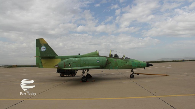 Iranpress: تصاویر: هواپیمای جت آموزش پیشرفته تمام ایرانی «یاسین»