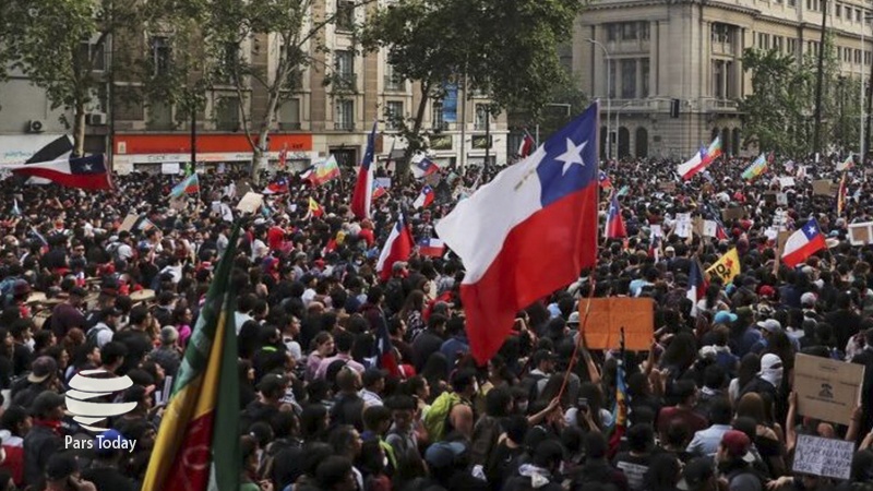 Iranpress:  تظاهرات گسترده ضد دولتی در شیلی