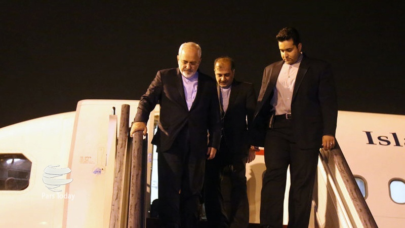 Iranpress: ظریف وارد ژنو شد