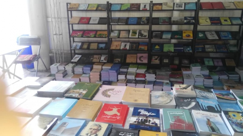 Iranpress:  نمایشگاه کتاب هفته دفاع مقدس برگزار می‌شود