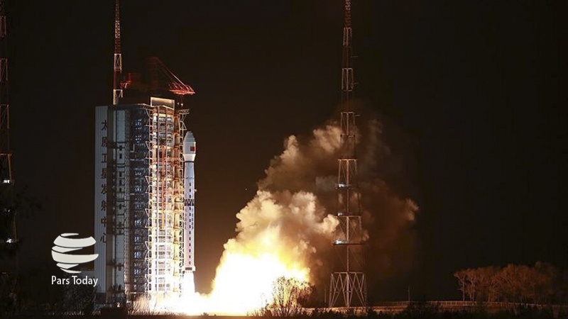 Iranpress: پرتاب موشک ماهواره بر چینی به فضا