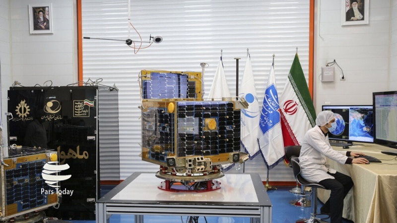 Iranpress: شکست انحصار توان پرتاب ماهواره توسط متخصصان ایرانی