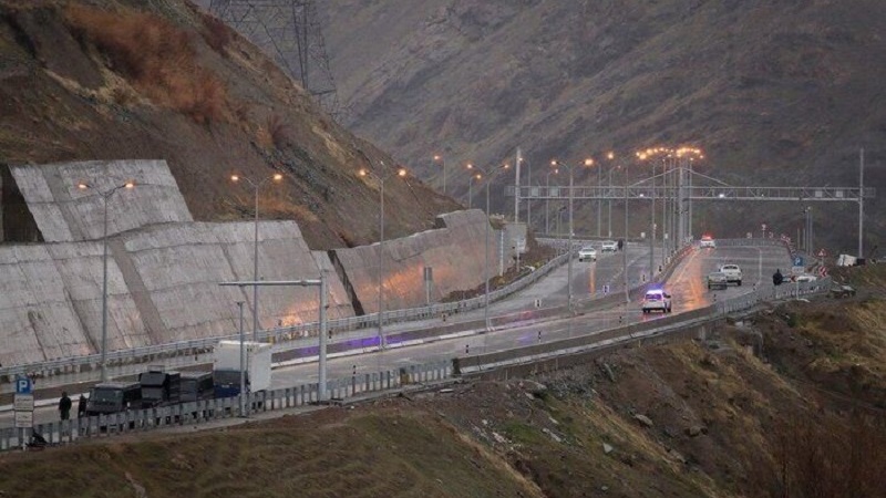 Iranpress: اتصال آزادراه تهران-شمال به مازندران تا پایان امسال