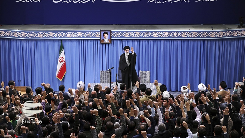 Iranpress: دیدار هزاران نفر از اقشار مختلف مردم با رهبر معظم انقلاب اسلامی 