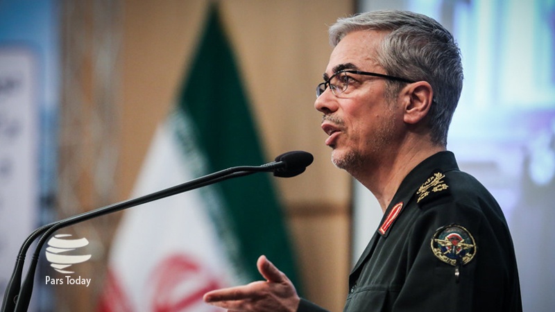 Iranpress: سرلشکر باقری: نیروهای مسلح از هیچ تلاشی برای حفظ سلامت مردم ایران دریغ نخواهند کرد