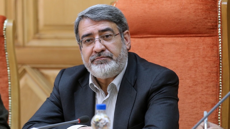 Iranpress: وزیر کشور: به کارگیری الگوی دوران دفاع مقدس عامل تحقیر چند باره آمریکا شد