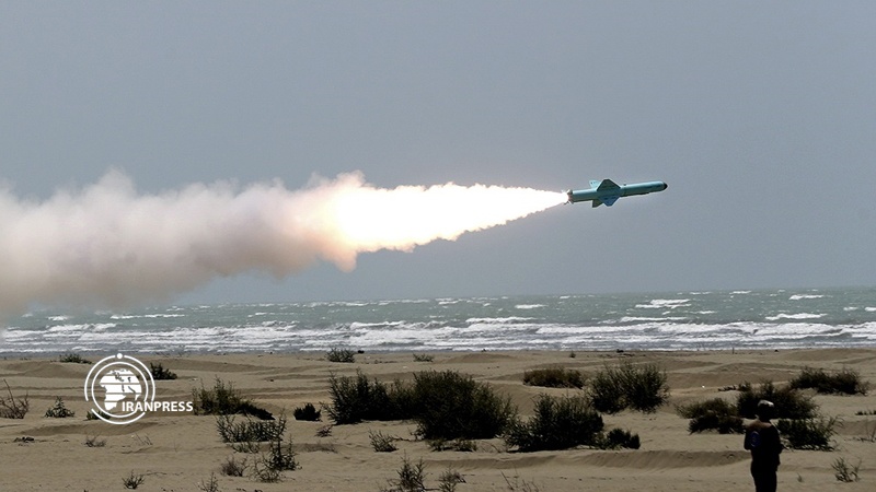 Iranpress: شلیک موفقیت‌آمیز نسل جدید موشک‌های کروز دریایی ایران
