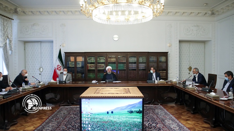 Iranpress: روحانی: مردم سهام عدالت خود را نفروشند/ بورس نقطه امیدی در شرایط فعلی است