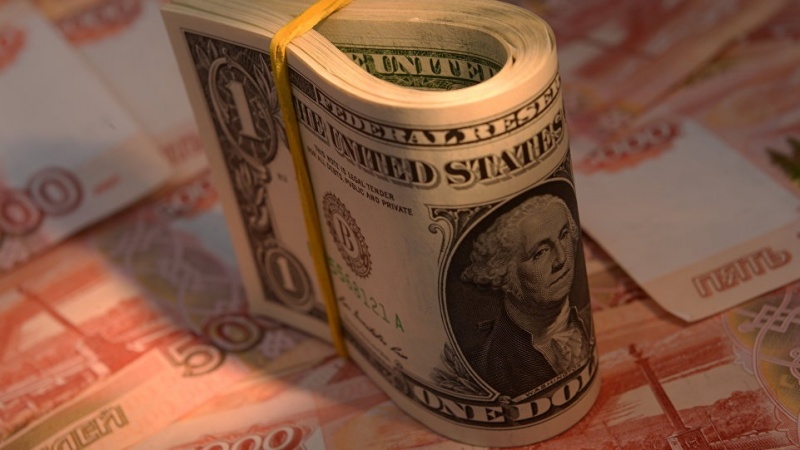Iranpress: کاهش قیمت دلار