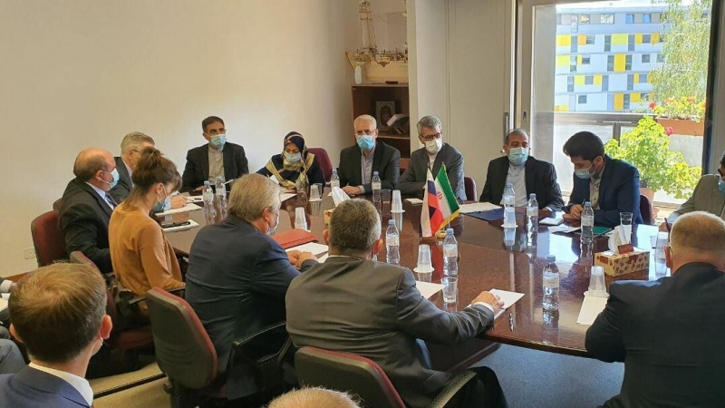 Iranpress: همکاری ایران، روسیه و ترکیه برای موفقیت ماموریت کمیته قانون اساسی سوریه
