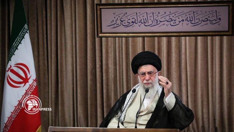 Iranpress: رهبر معظم انقلاب: دفاع پیروزمندانه، بخشی از هویت ملی ایران است