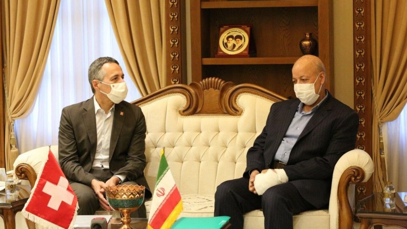Iranpress: درخواست سوئیس برای گسترش روابط علمی با ایران