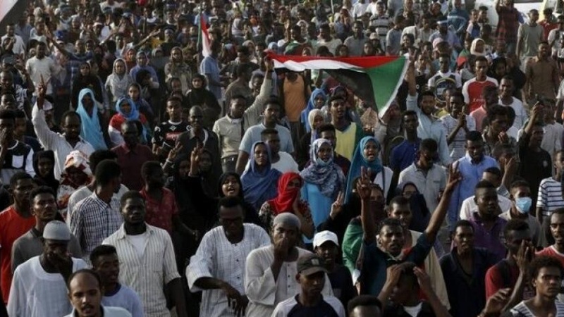Iranpress: تظاهرات مردم سودان در اعتراض به توافق سازش خارطوم و تل آویو
