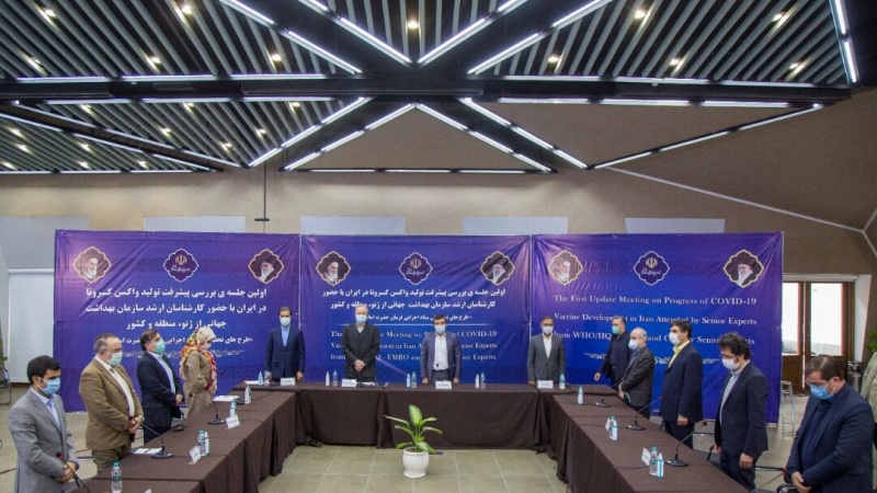 Iranpress: برگزاری نخستین نشست بررسی پیشرفت تولید واکسن کرونا در ایران