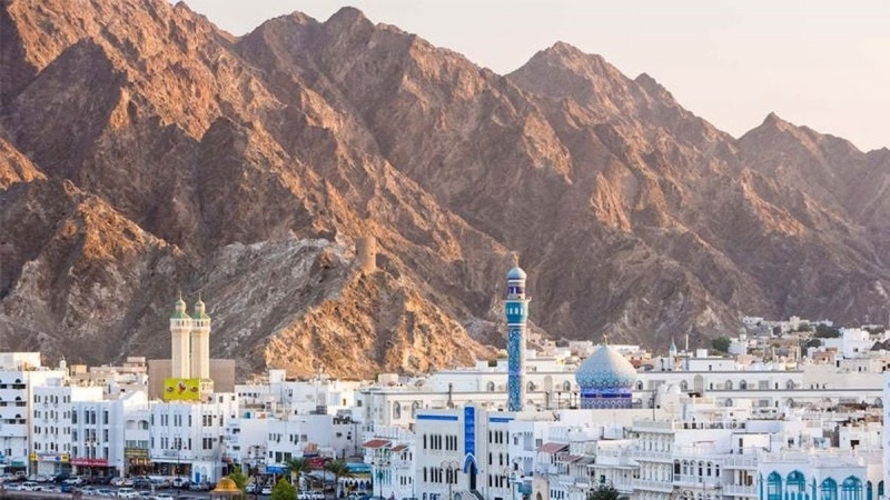 Iranpress: معافیت شهروندان ایران از دریافت روادید برای سفر به عمان